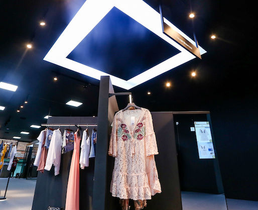 ˸ٹ, ΰ  Fashion AI Store 